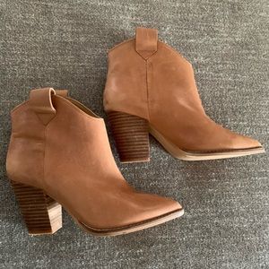 Women’s lucky brand boot